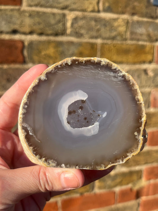 Gorgeous natural stand up geode 2 with polished front. 7 cm tall.