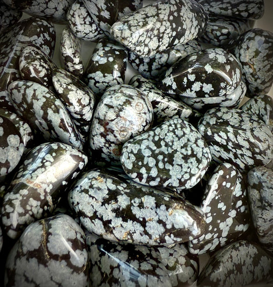 Snowflake obsidian tumblestone – Polished Healing Crystal for balance and peace.