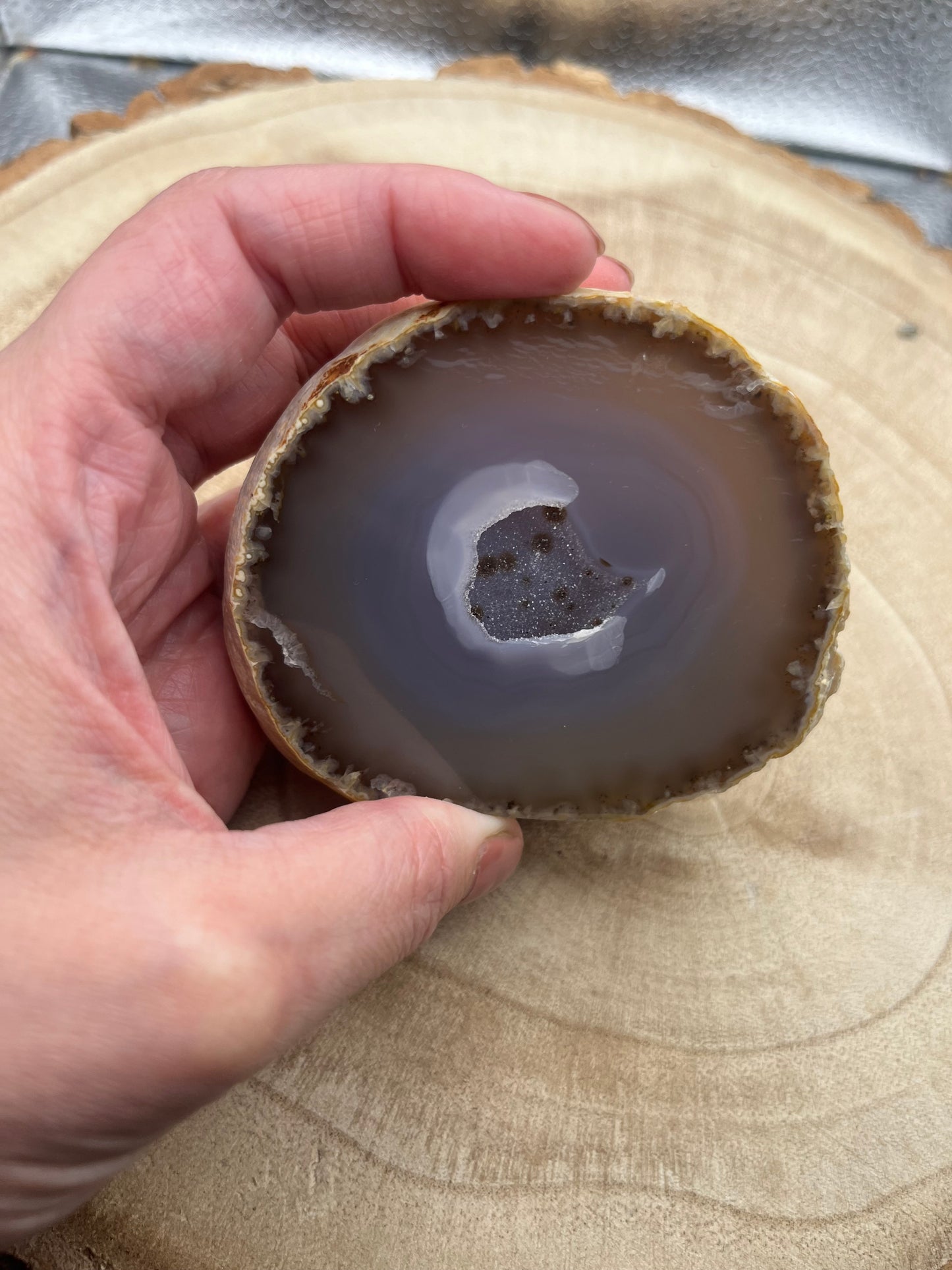 Gorgeous natural stand up geode 2 with polished front. 7 cm tall.