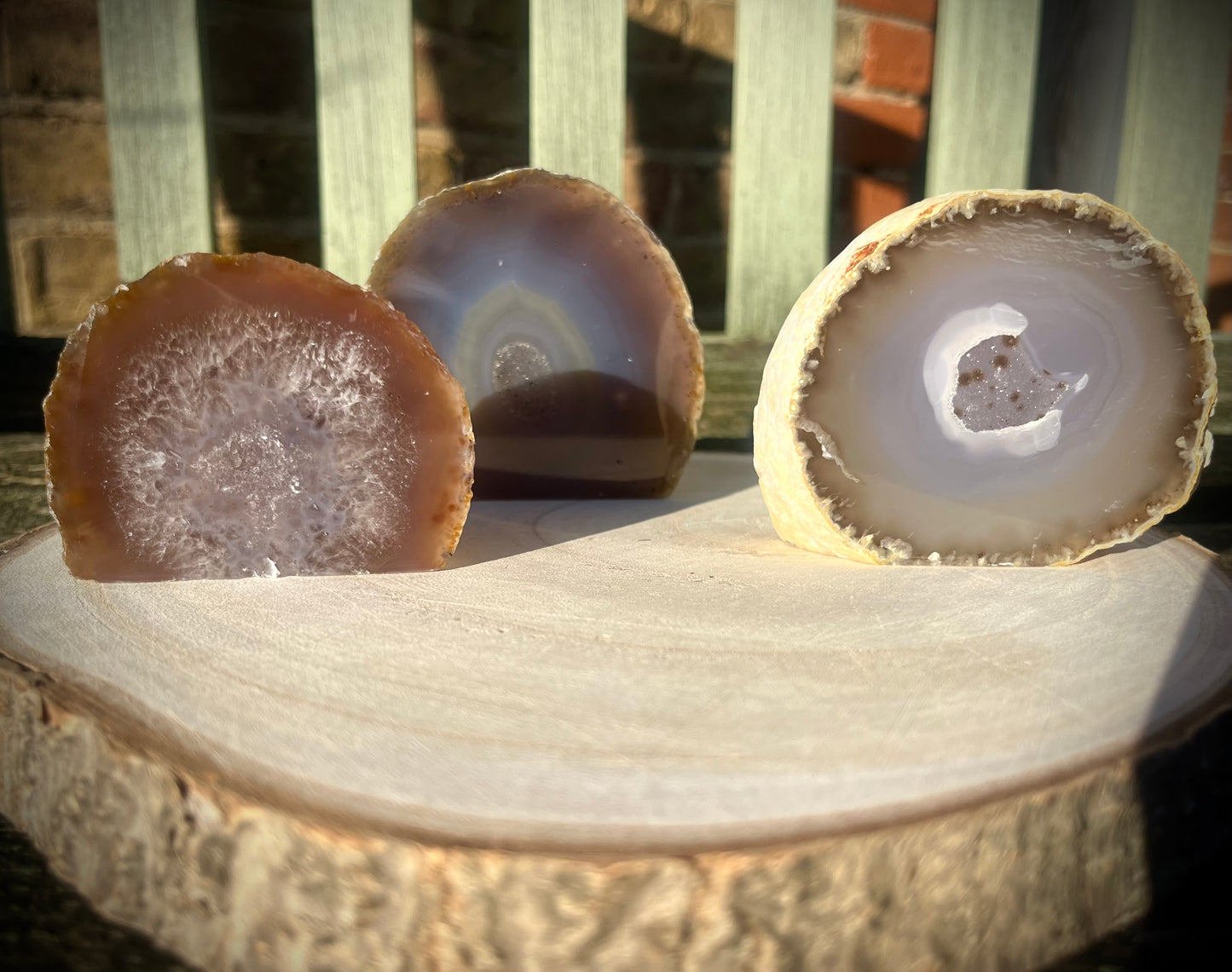 Smaller natural stand up geode 3 with polished front. 5 cm tall.