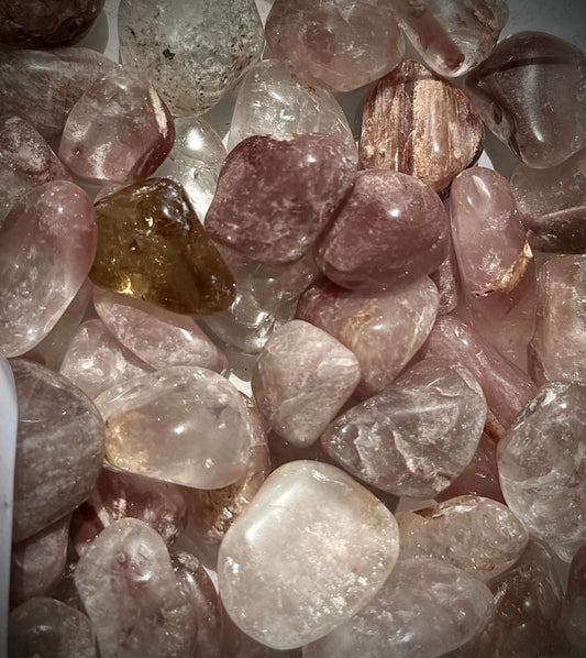 Lithium Quartz tumblestone – Polished Healing Crystal for Anxiety and Depression - X Small