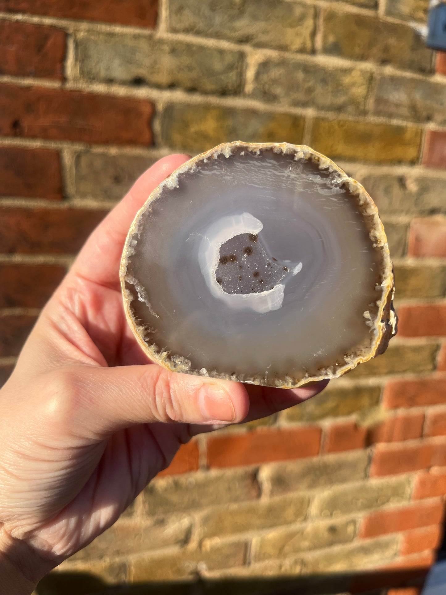Gorgeous natural stand up geode 2 with polished front. 7 cm tall.