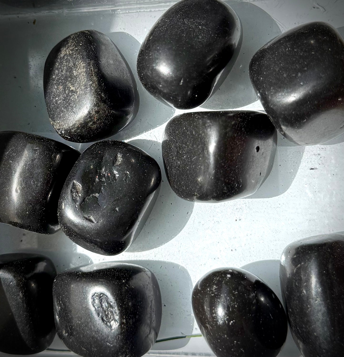 Shungite tumblestone – Polished Healing Crystal for EMF and energy Protection