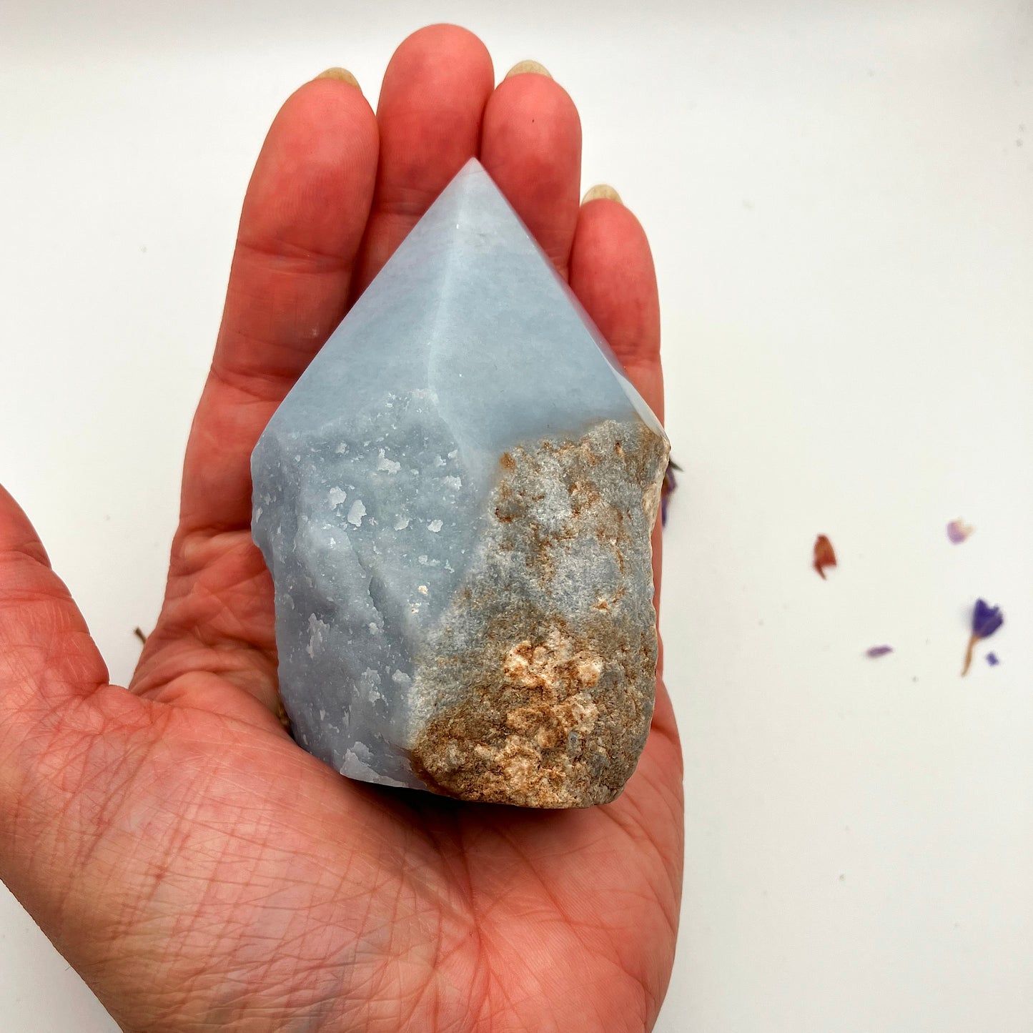 Medium Angelite cut base point. 267g 8.1cm