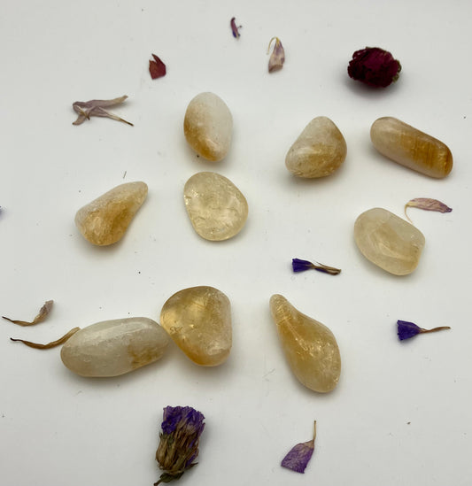 Citrine tumble stones / Abundance, motivation, manifestation, energy / Solar plexus chakra / crystal healing/ 3 sizes