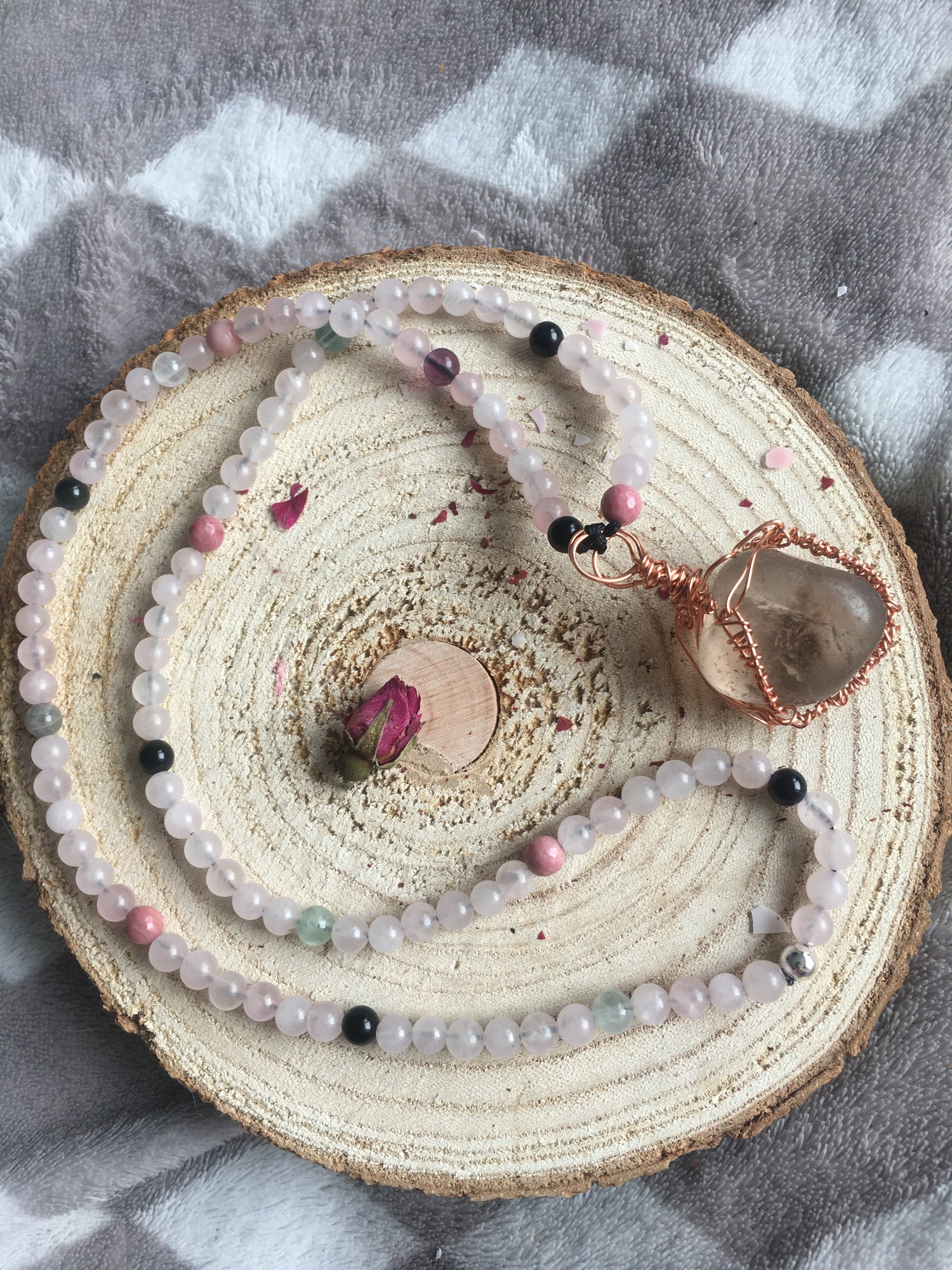 Necklaces & Pendants