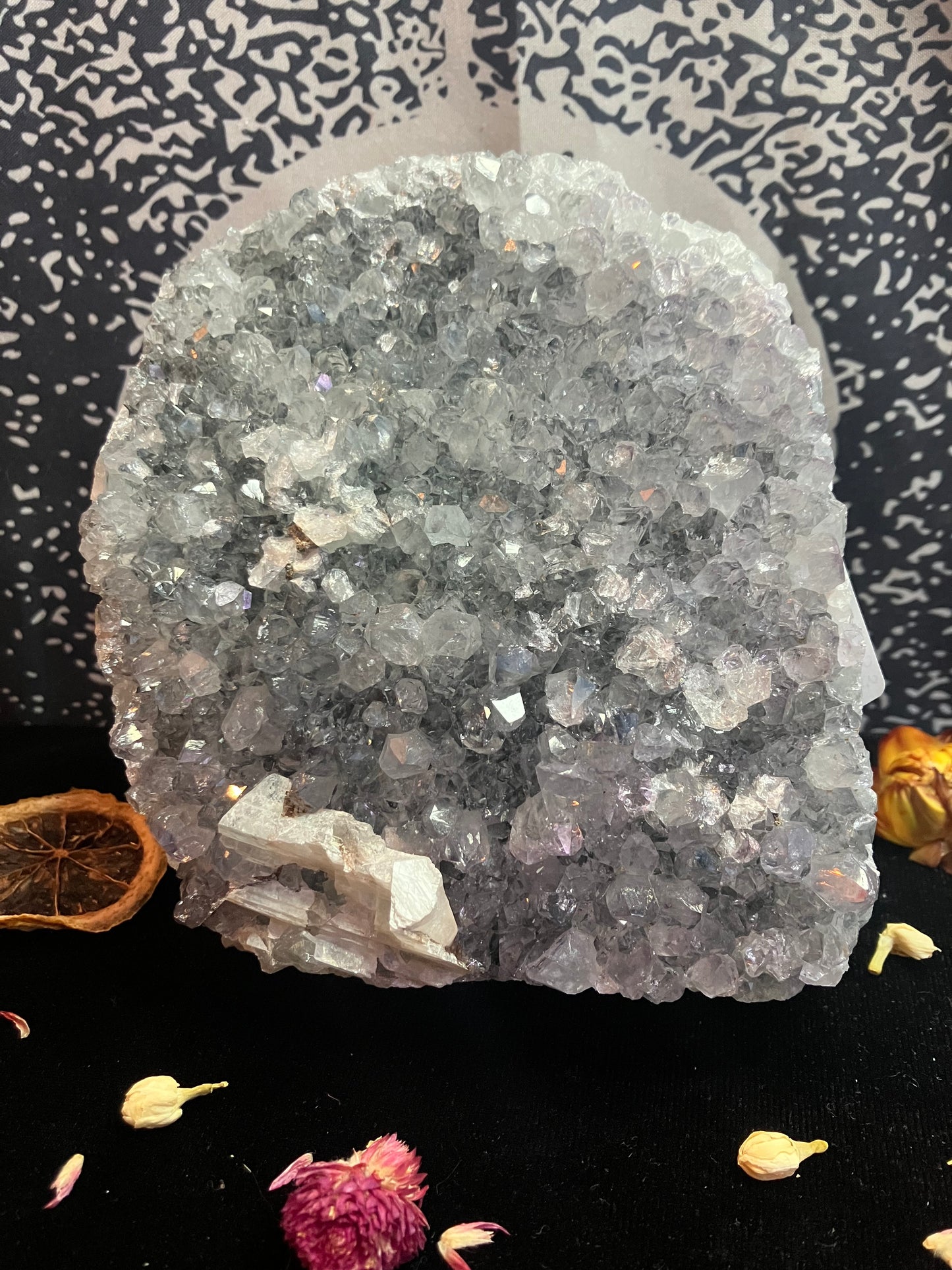 Snowy Amethyst Druze with calcite- 1Kg stand up piece