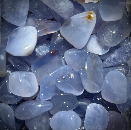 Blue Chalcedony tumblestone – Polished Healing Crystal for emotional calm, inflammation of the throat and harmonise the spirit  - X Small