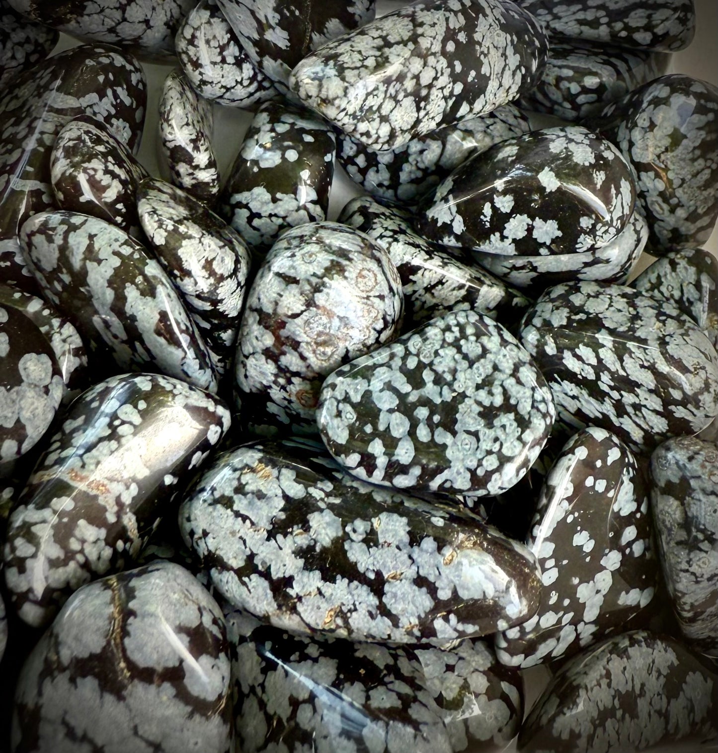 Snowflake obsidian tumblestone – Polished Healing Crystal for balance and peace.