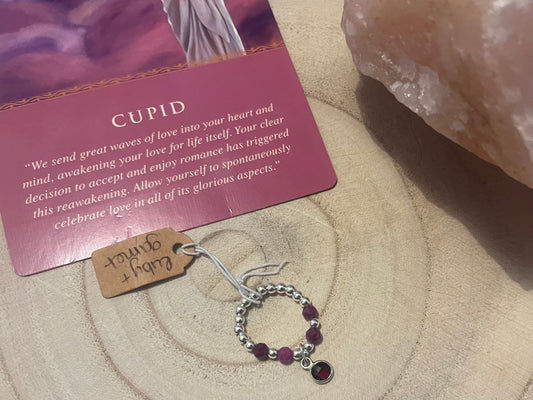 Ruby, Garnet and Sterling Silver Stretchy stacking ring. Size small - Medium.