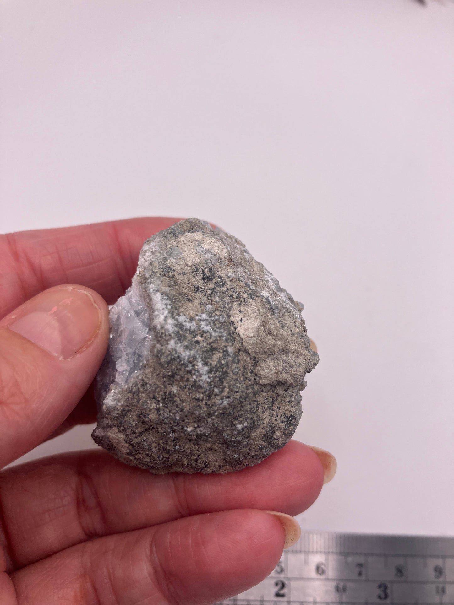 Small- medium celestite cluster b 5cm