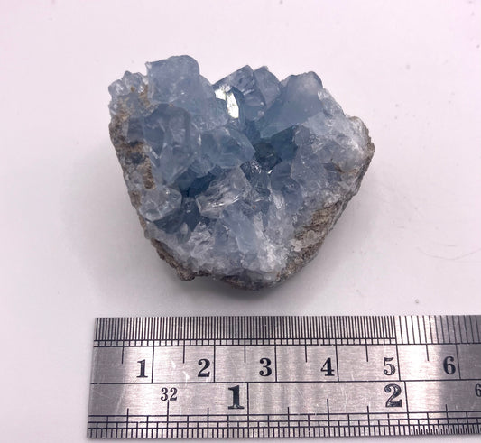 Small- medium celestite cluster b 5cm