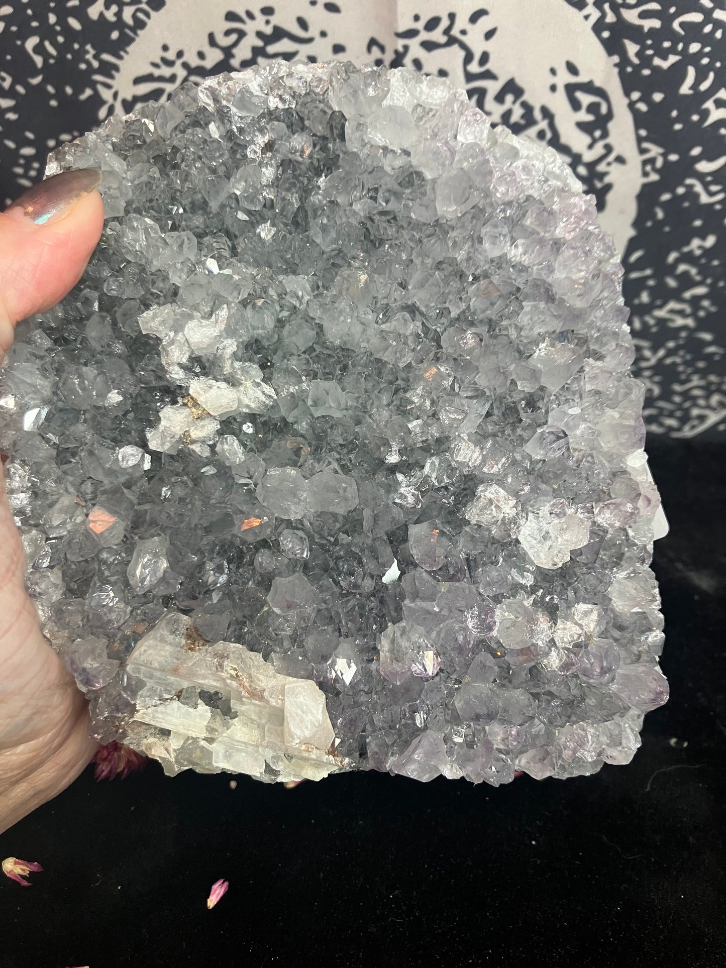 Snowy Amethyst Druze with calcite- 1Kg stand up piece