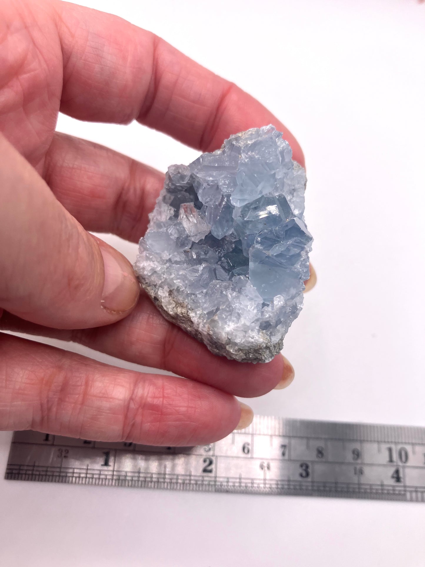 Small- medium celestite cluster b 5cm