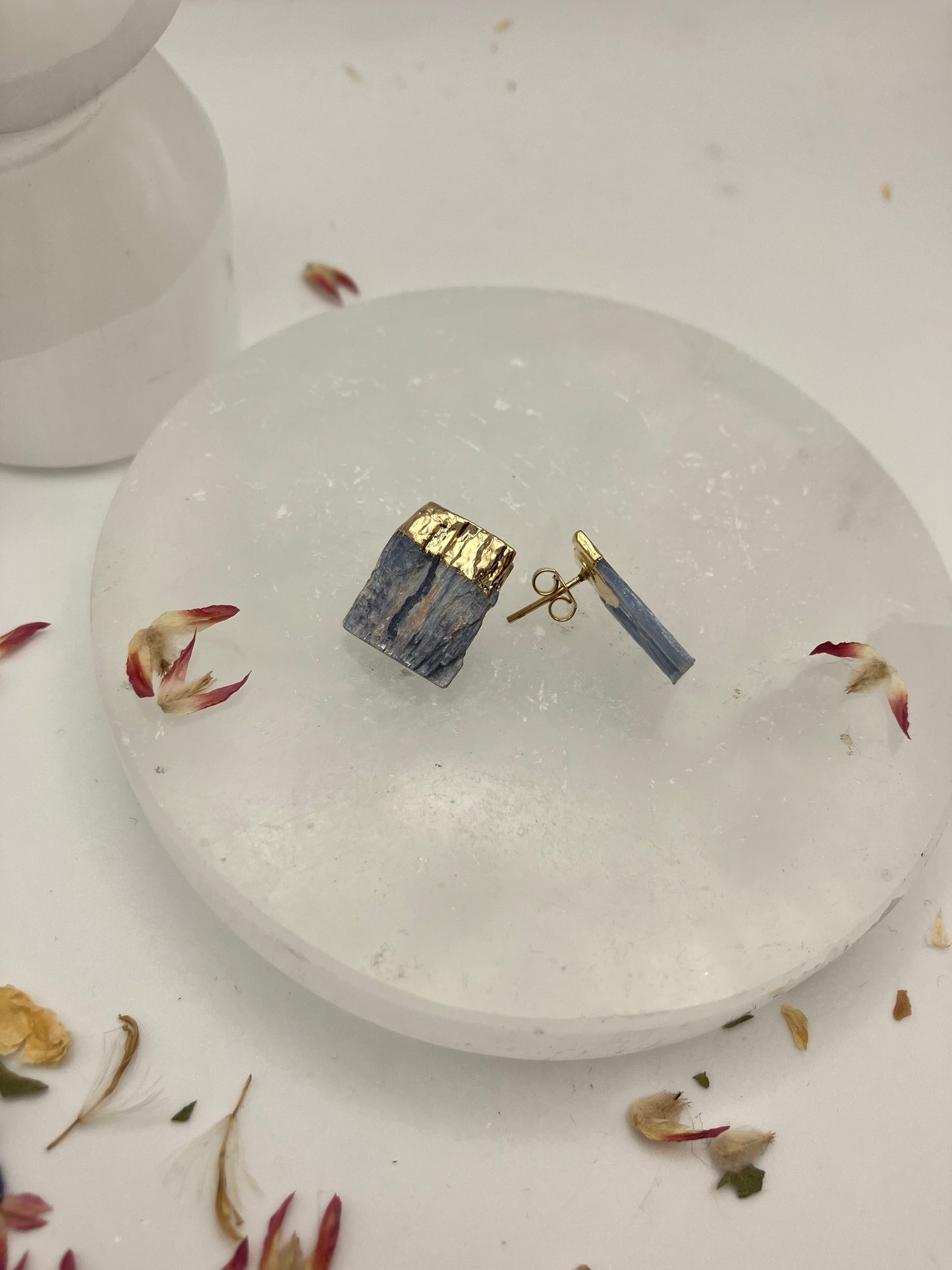 Raw Kyanite chunk stud earrings. Gold plated.