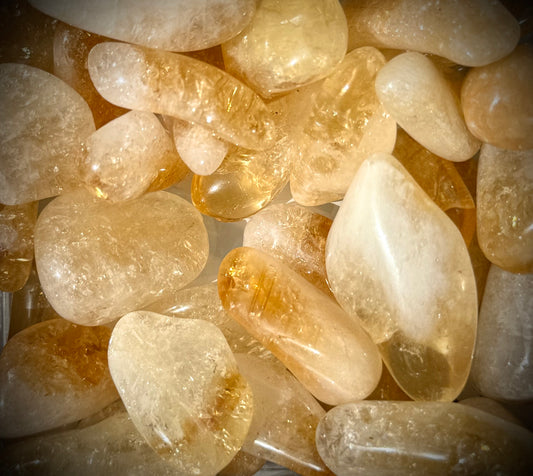 Citrine tumble stones / Abundance, motivation, manifestation, energy / Solar plexus chakra / crystal healing/ 3 sizes
