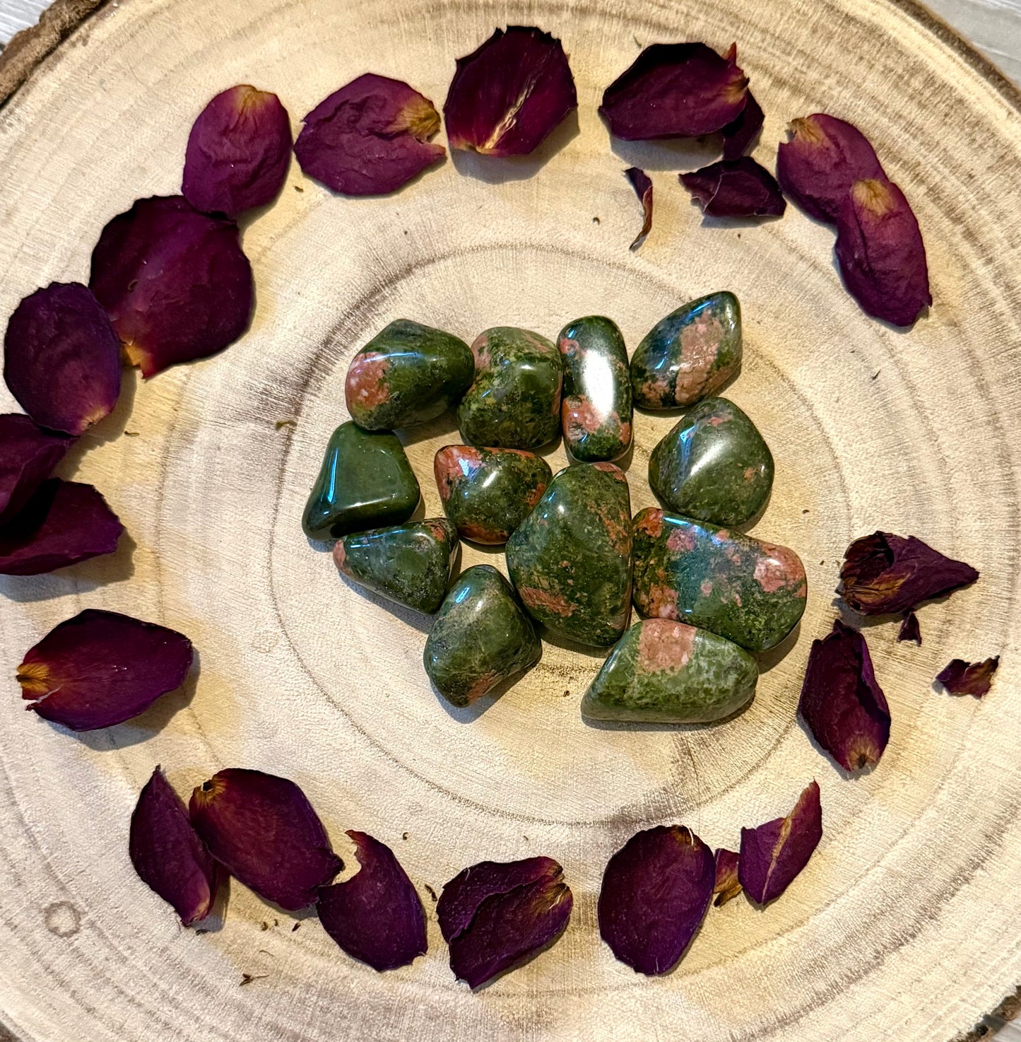 Unakite Tumblestone – Polished Healing Crystal for friendship, inner balance and releasing emotional trauma.