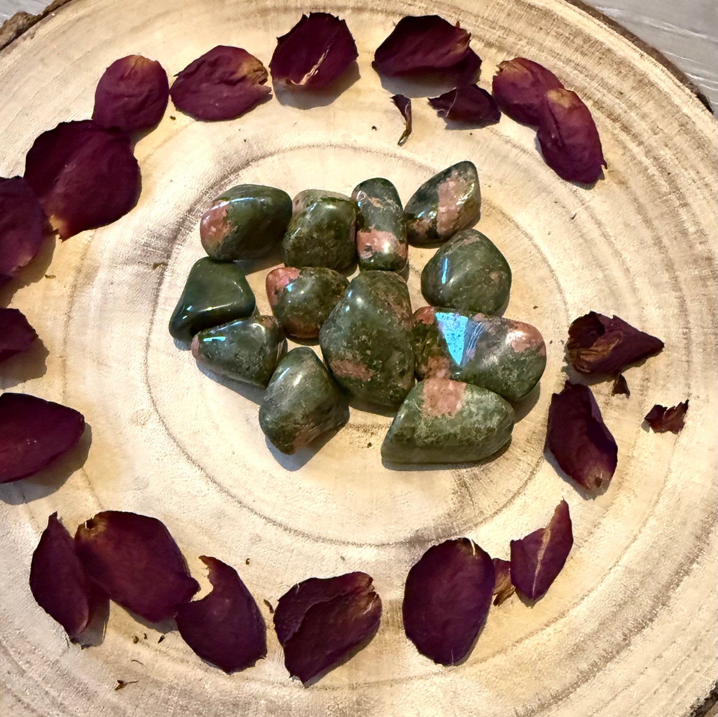 Unakite Tumblestone – Polished Healing Crystal for friendship, inner balance and releasing emotional trauma.