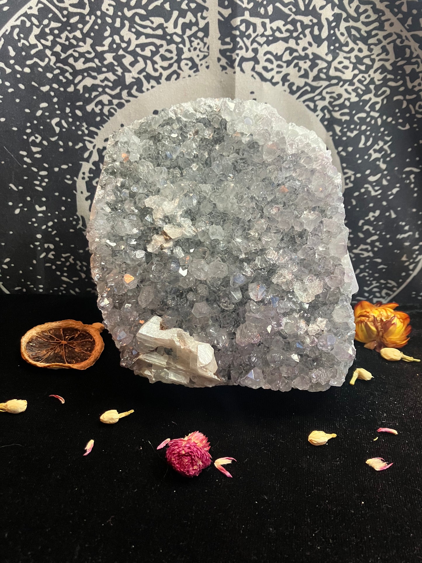 Snowy Amethyst Druze with calcite- 1Kg stand up piece