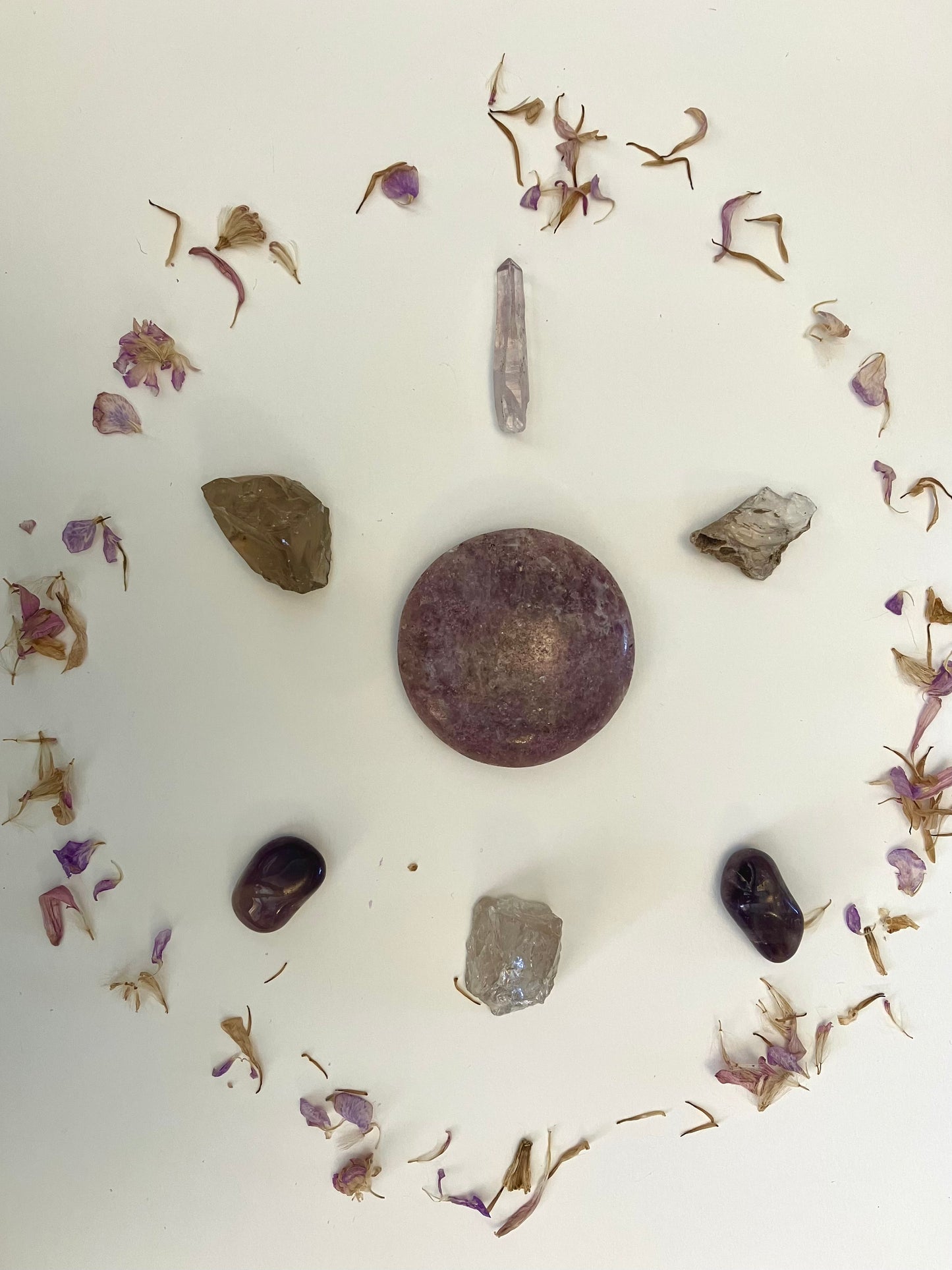 ‘Release anxiety and balance your third eye’ healing set. Lepidolite, Vera Cruz amethyst, amethyst and smoky Quartz.