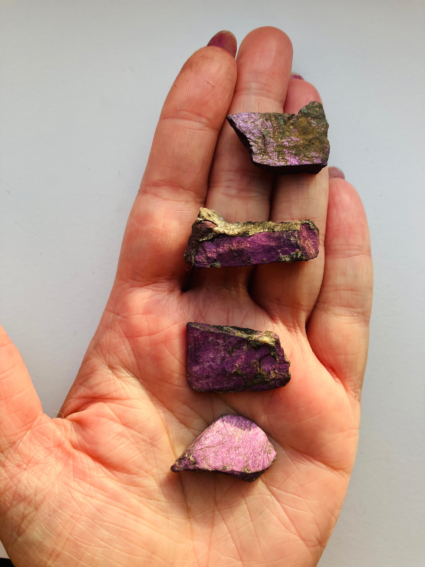 Rough rare purpurite pieces. Stone of power and ascension. Small